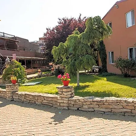 Club De Vacanta Corabia Piratilor - Family Mamaia Nord Hotel 3*